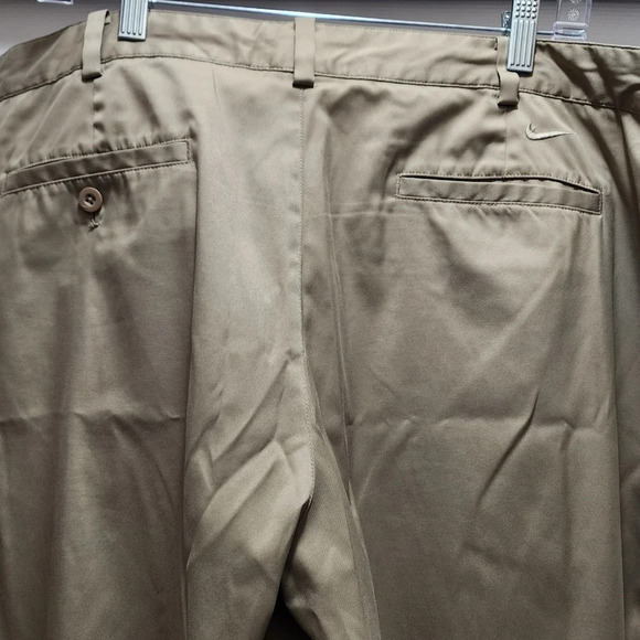 Nike Dri-Fit Golf Pants Men's 40x30 Tan Khaki Straight Leg 40 X 30 - Picture 1 of 11
